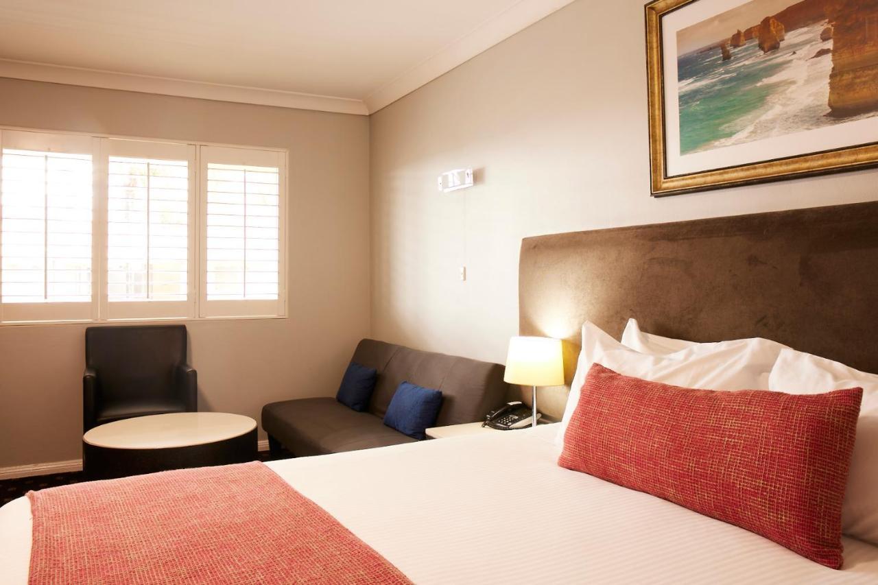 Ramada & By Wyndham Hotel